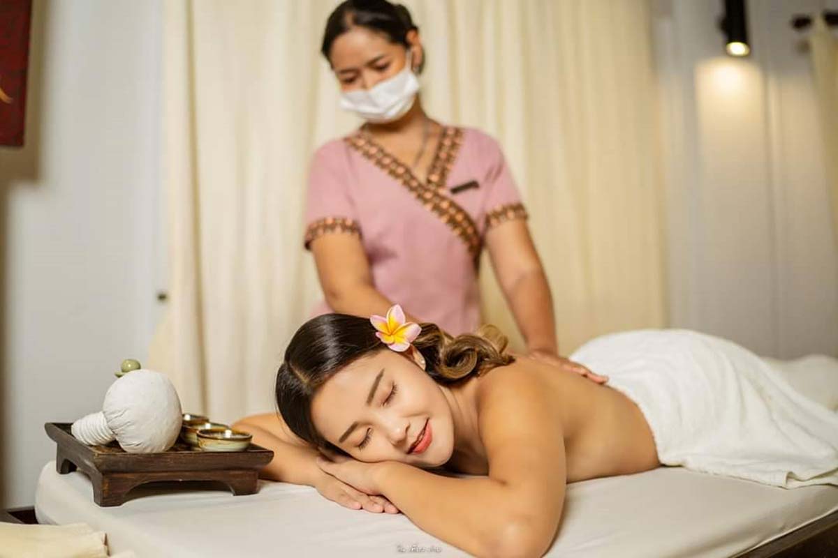 lotus-spa-treatment Aroma Massage Treatment at Lotus Spa